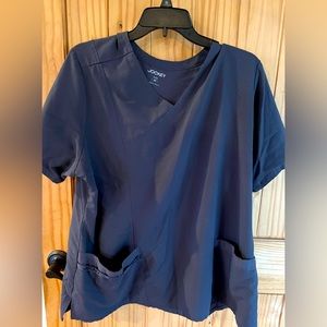 Grey jockey scrub top 2x like new !!